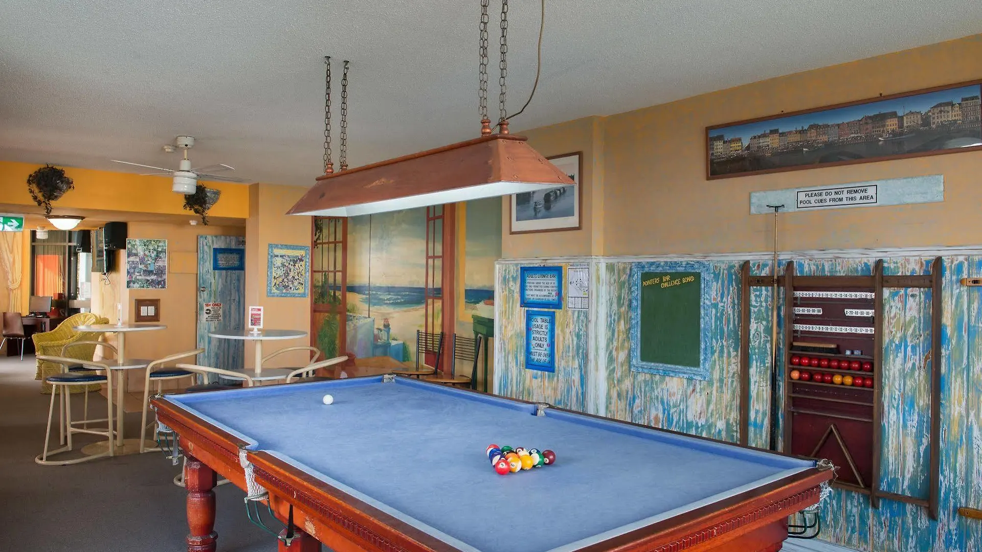 Sandy Point Beach Resort غولد كوست