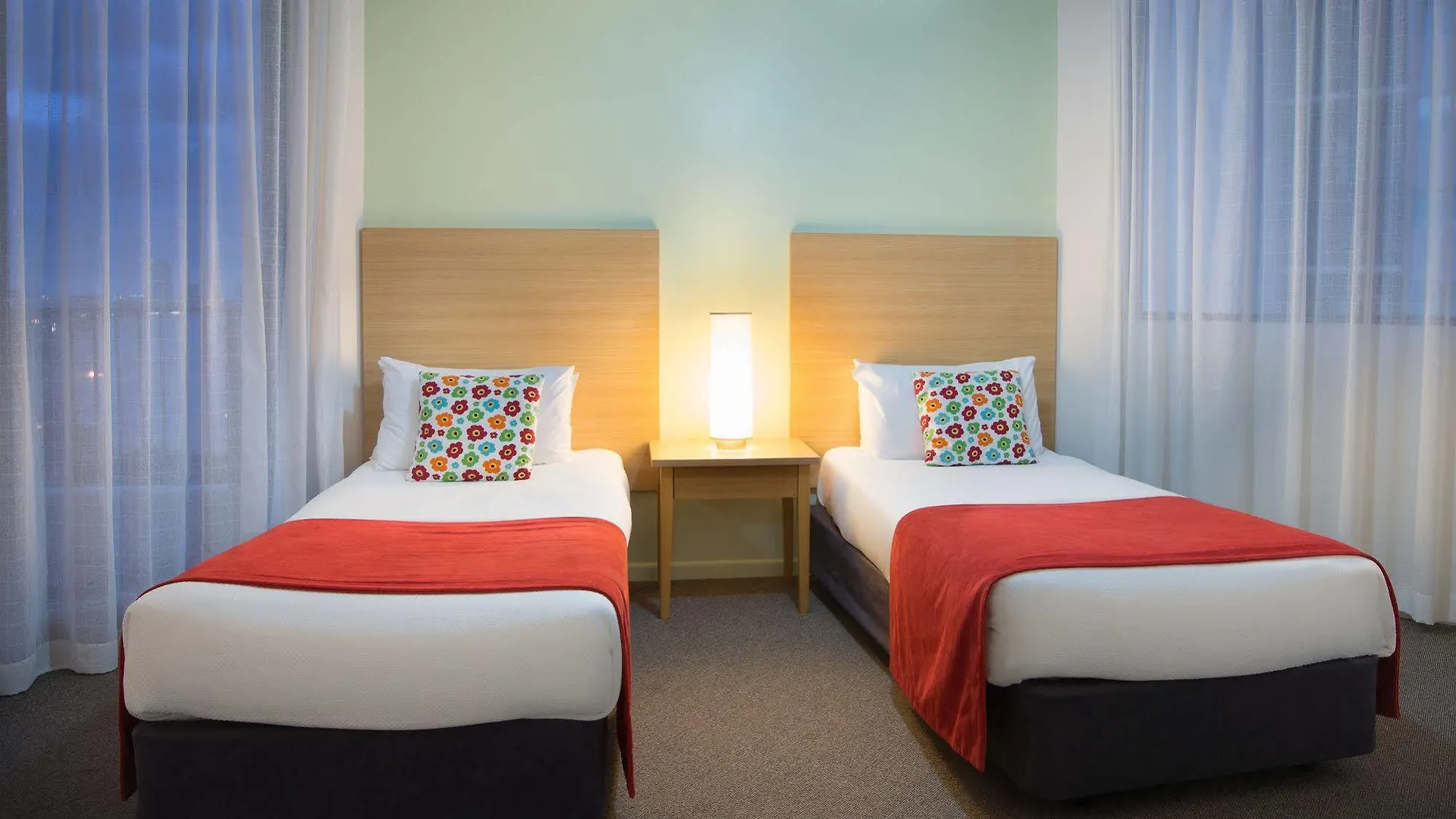 Sandy Point Beach Resort غولد كوست